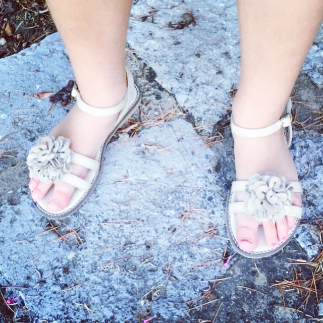 Sandalias de Ana Zapatos.. genial de precio.
